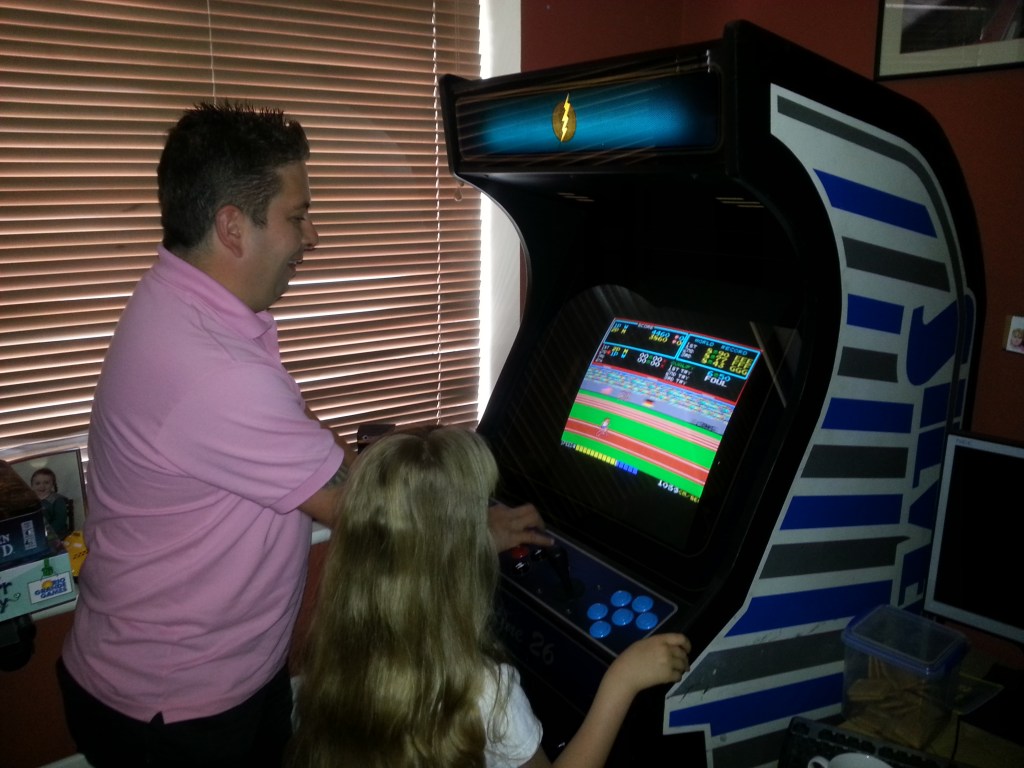 Wayne and Mia, Arcade&nbsp;Cabinet