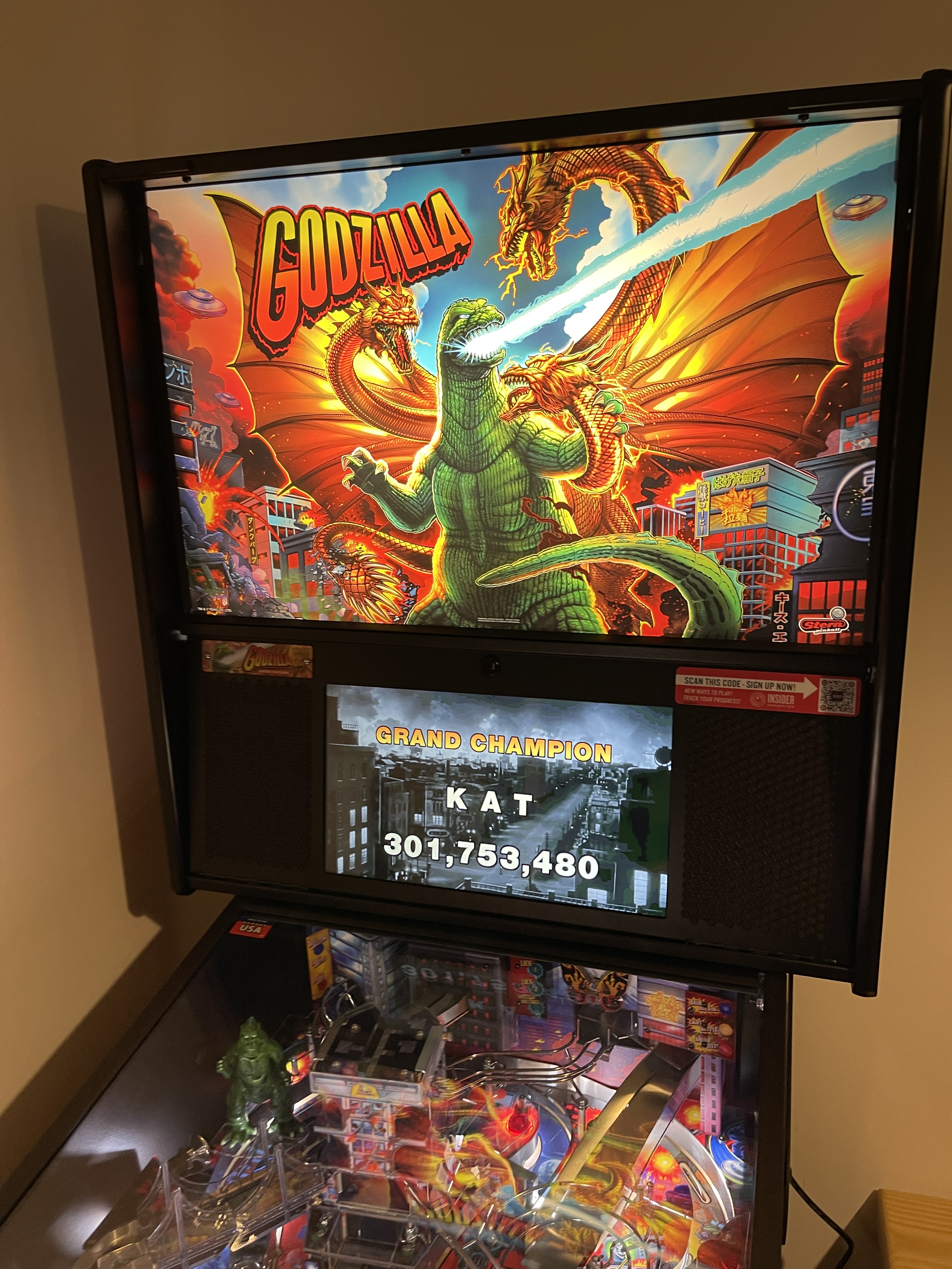 Godzilla Premium pinball machine
