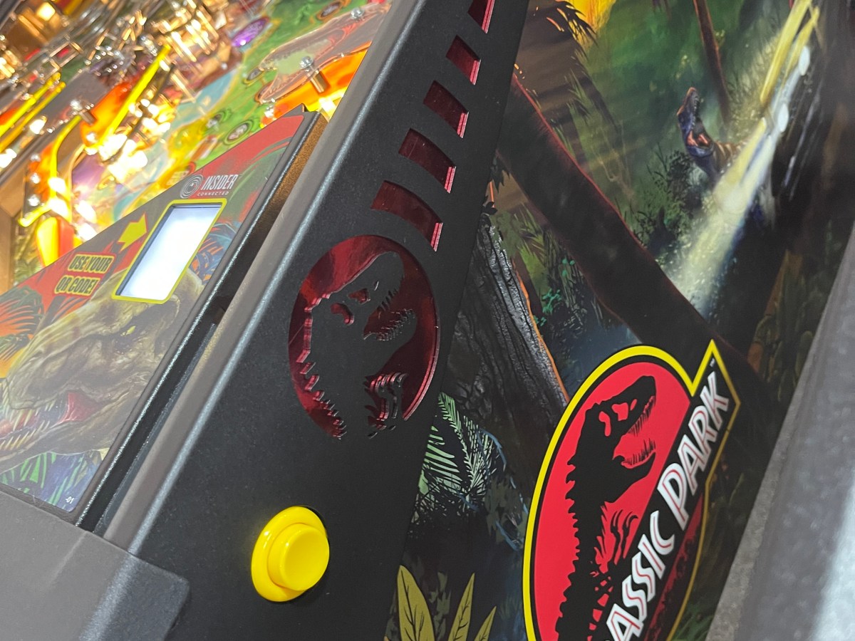 Installing Mirror Blades and Armour on Stern Jurassic Park&nbsp;Pinball