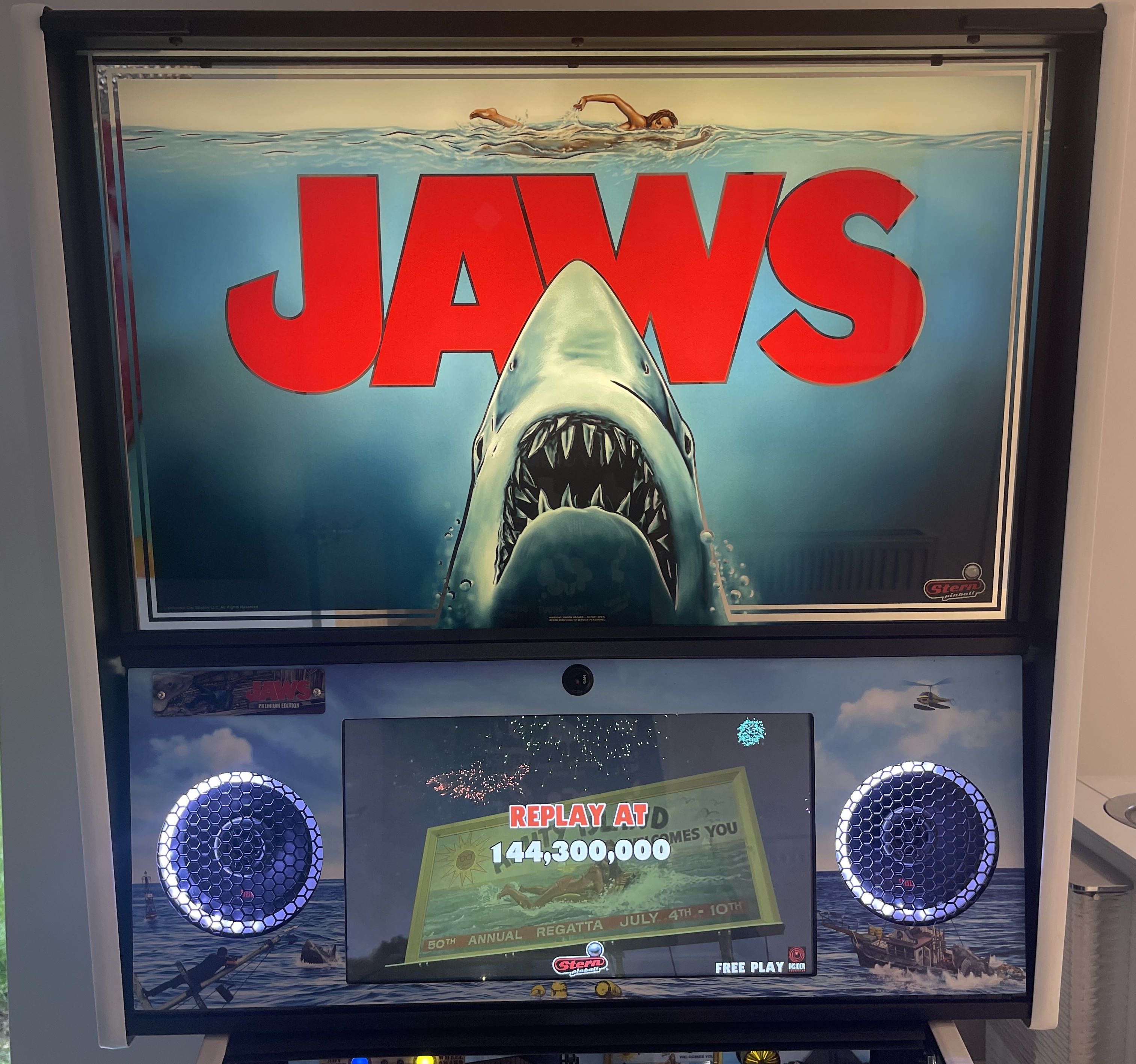 Jaws Premium pinball machine detail