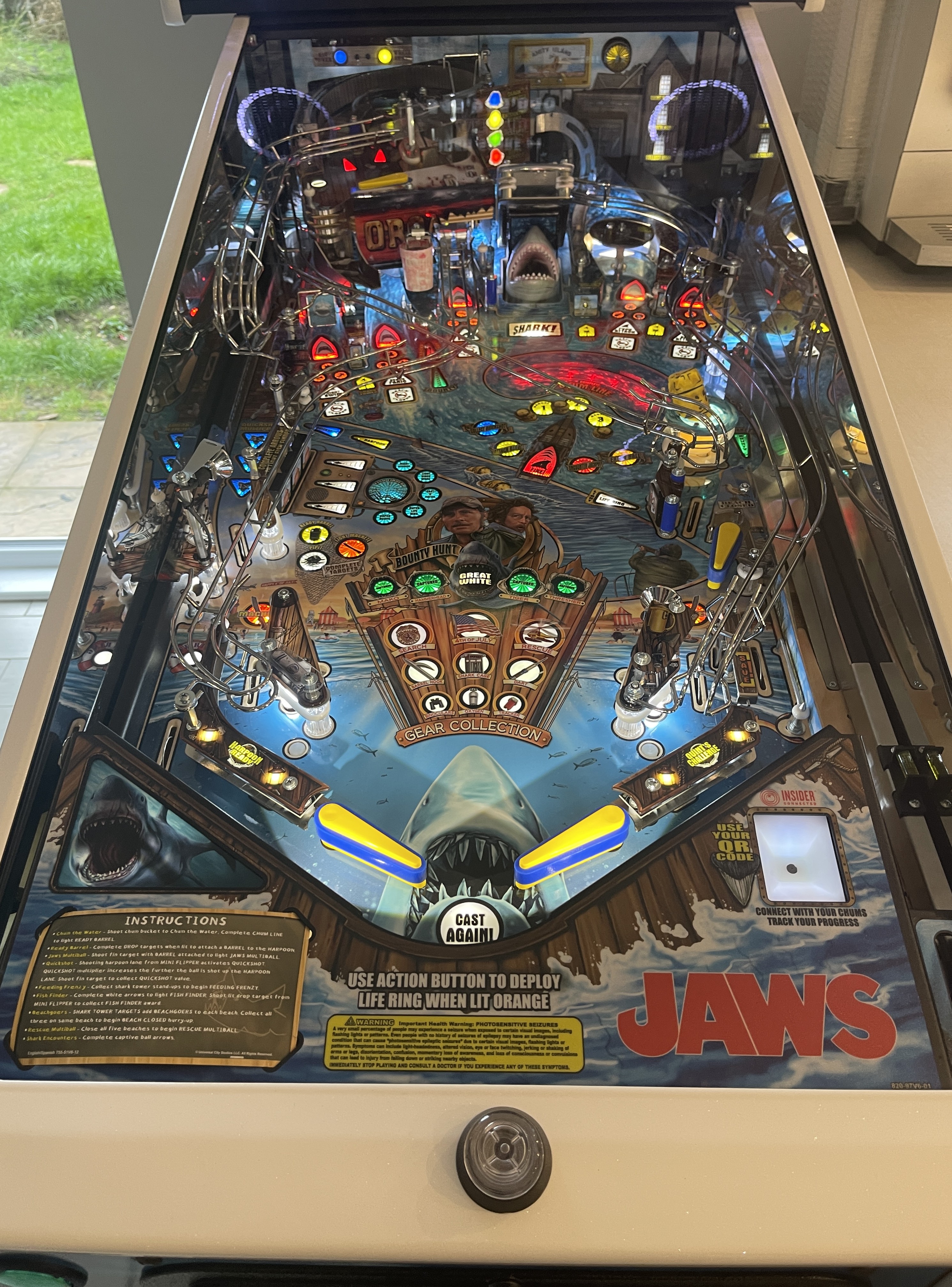 Jaws Premium pinball machine detail