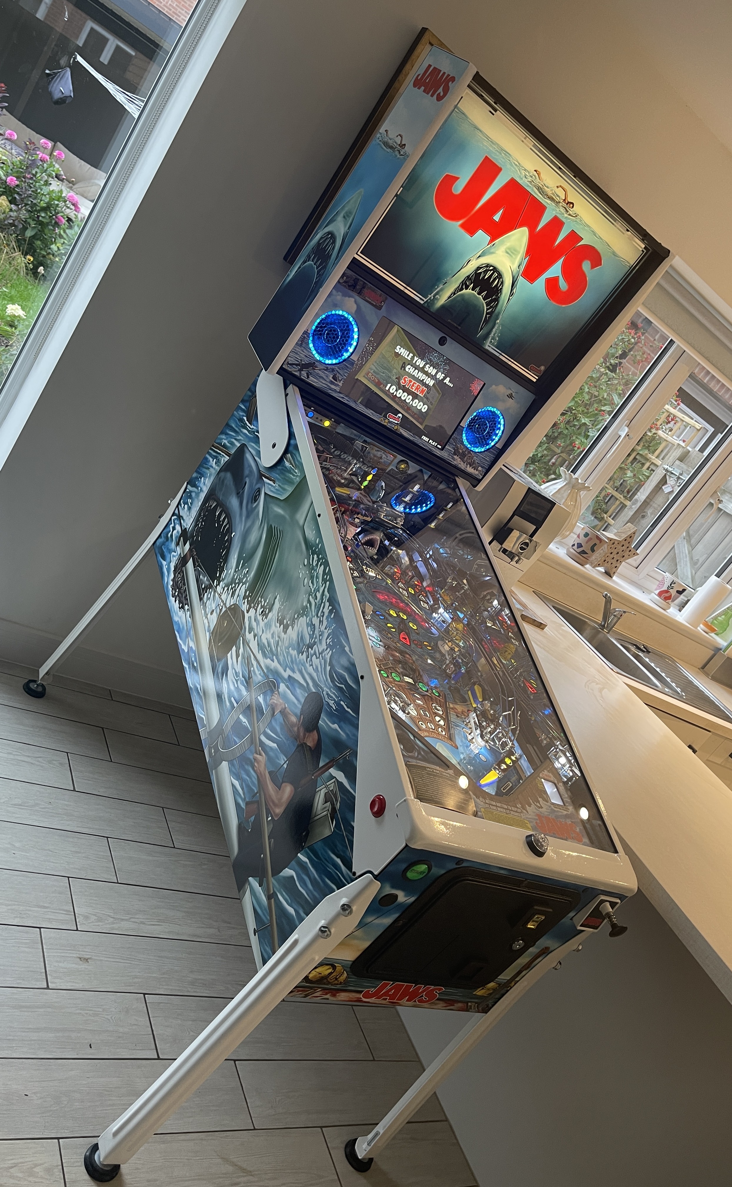 Jaws Premium pinball machine detail