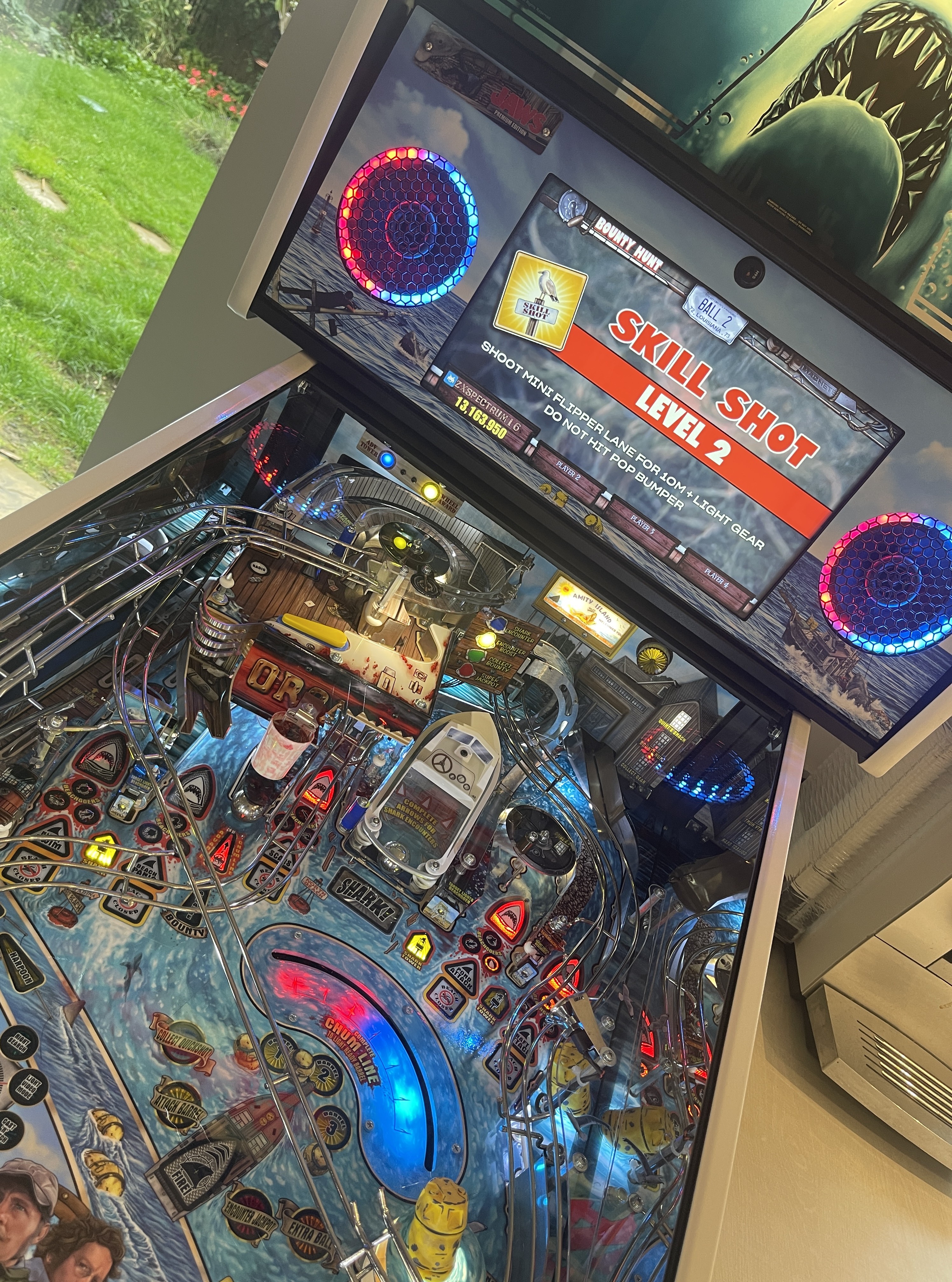 Jaws Premium pinball machine detail